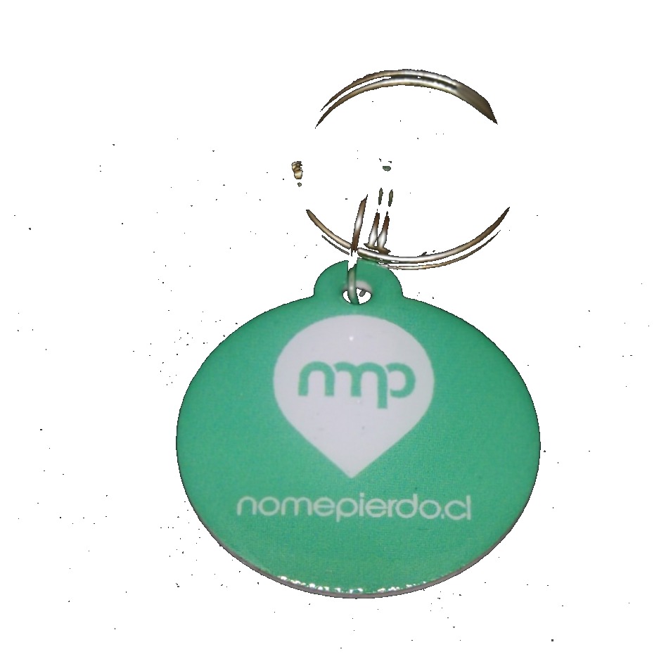 Medalla colgante nomepierdo.cl con QR y NFC